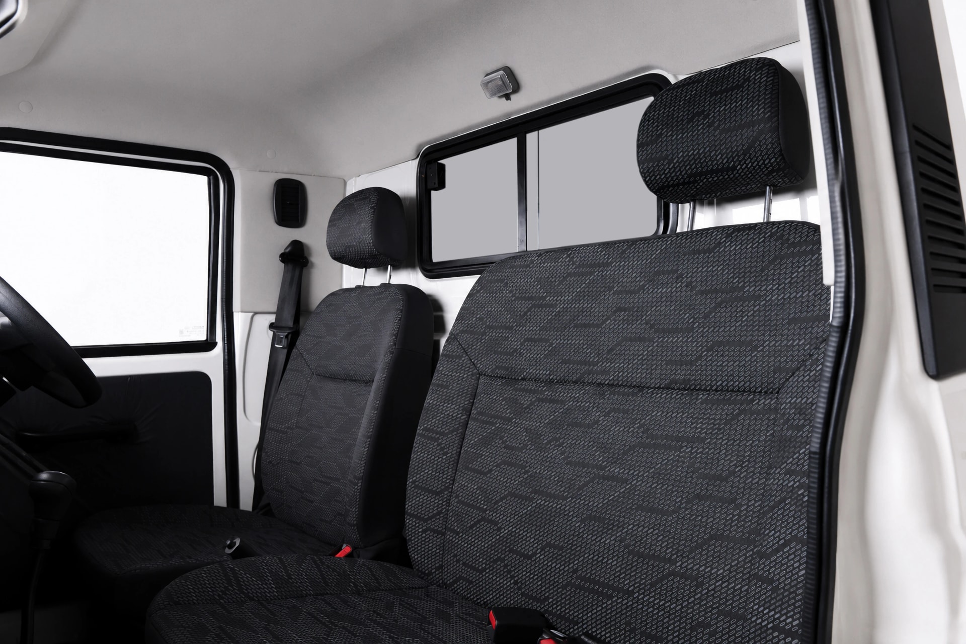 Mahindra Bolero MaXX Heavy Duty three-seater cab