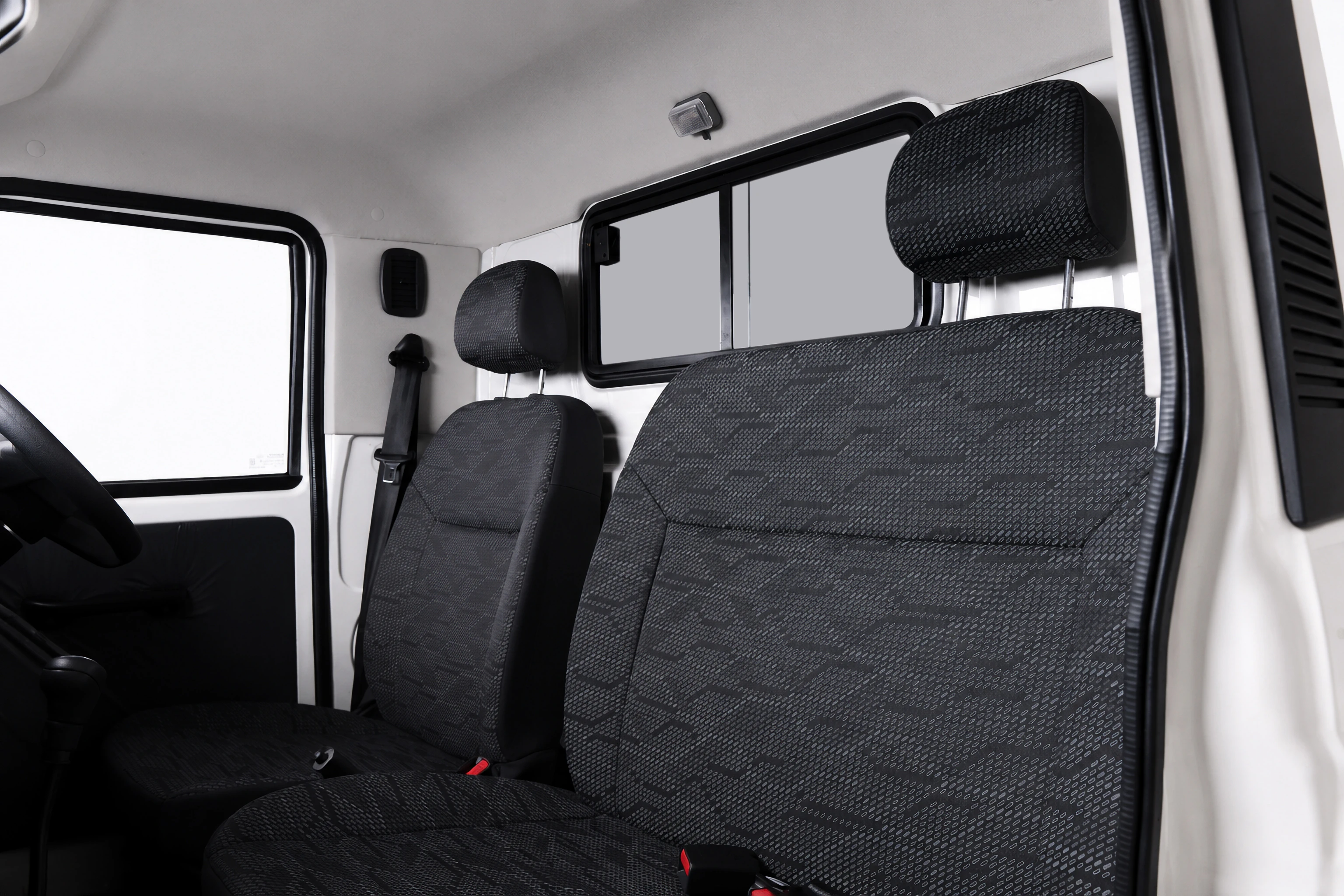 Mahindra Bolero MaXX Heavy Duty three-seater cab